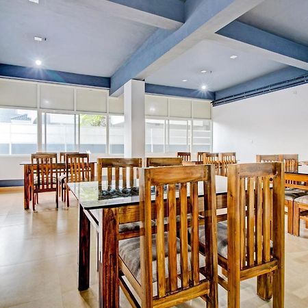 Collection O Aramam Executive Inn Коччи Экстерьер фото